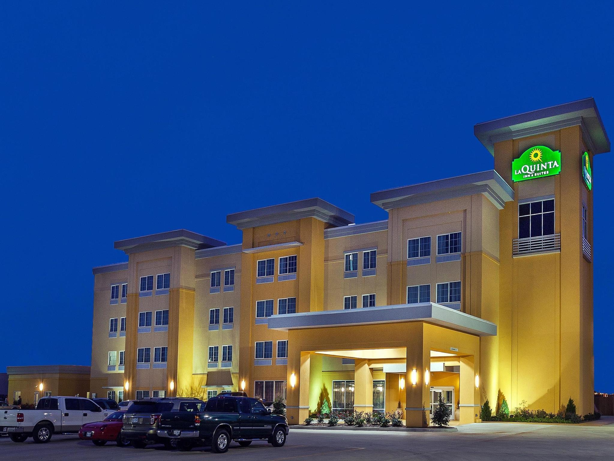 La Quinta Inn & Suites By Wyndham Durant Exterior photo